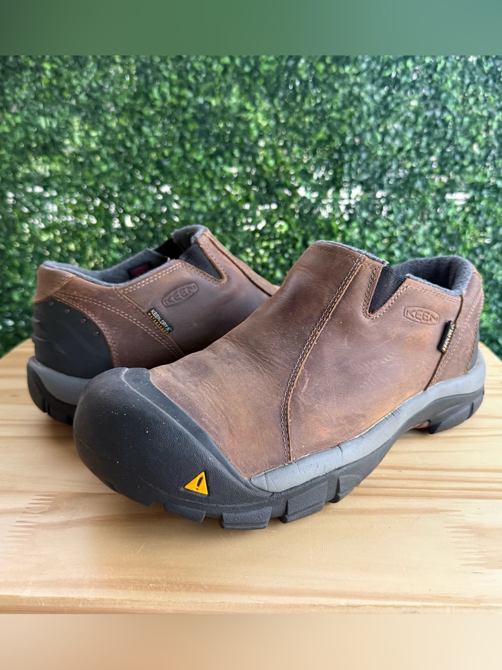KEEN Brixen Low Men’s 10 Brown Leather Waterproof Insulated Slip-On